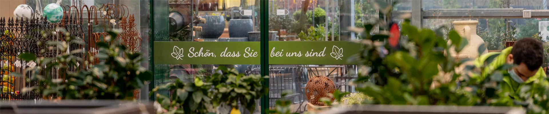 Website Weingaertner Header Stellenanzeigen 2023 1920x400.png Website Weingaertner Header Stellenanzeigen 2023 1920x400.png